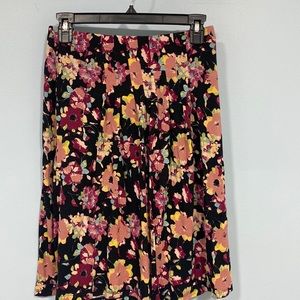 Black floral skirt with pleats S